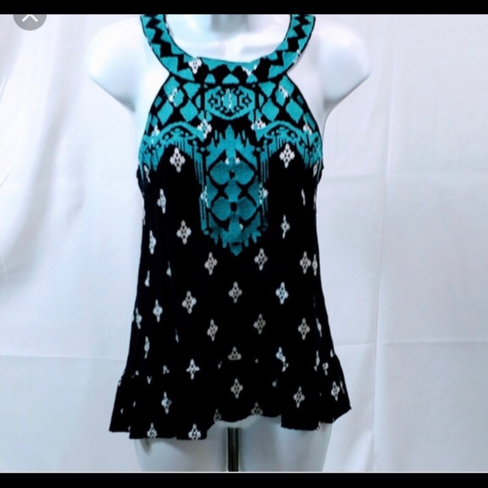 Like new! UO boho pattern and  embroidered top